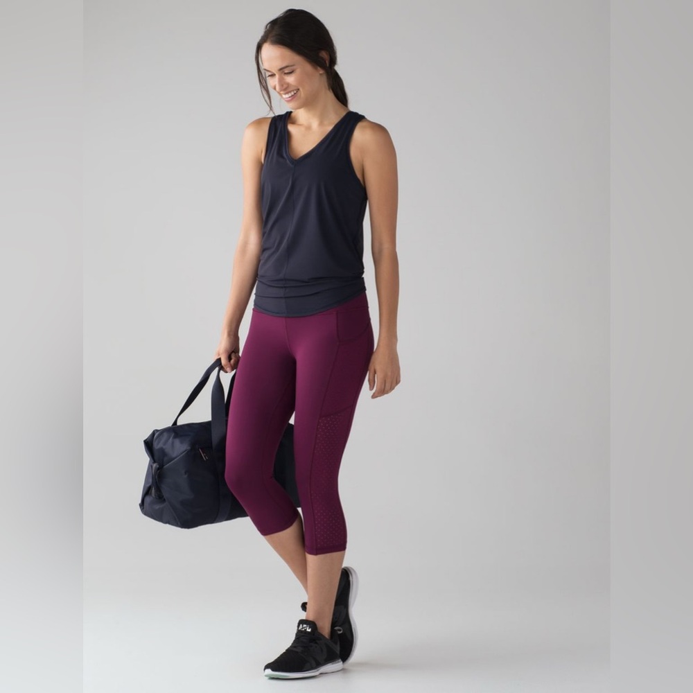Lululemon Mind Over Miles Crop (17" )
Size 4
Marvel
P42
